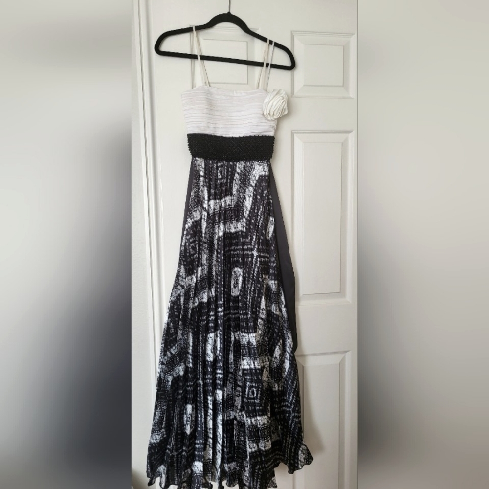 Prom black/silver print dress